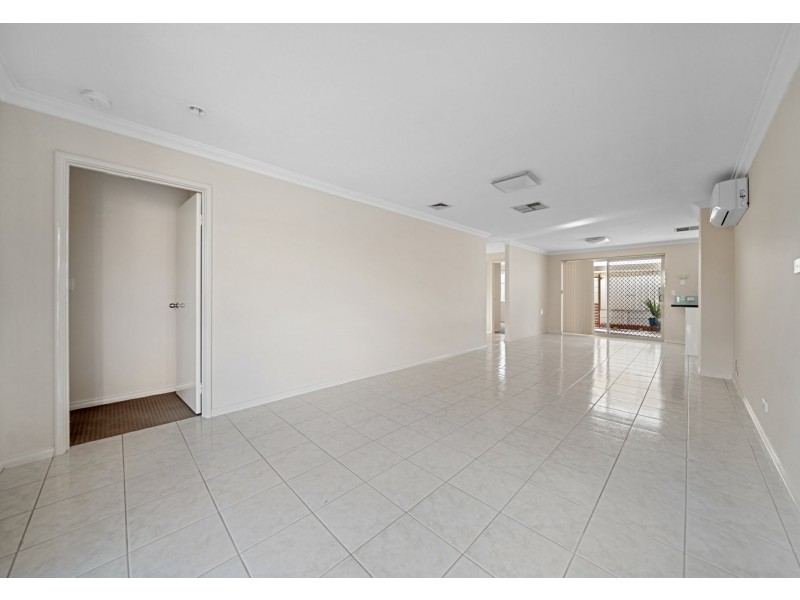 6/4 Ayer Road, Queens Park WA 6107