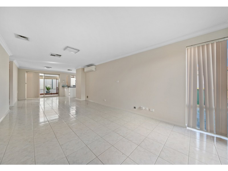 6/4 Ayer Road, Queens Park WA 6107