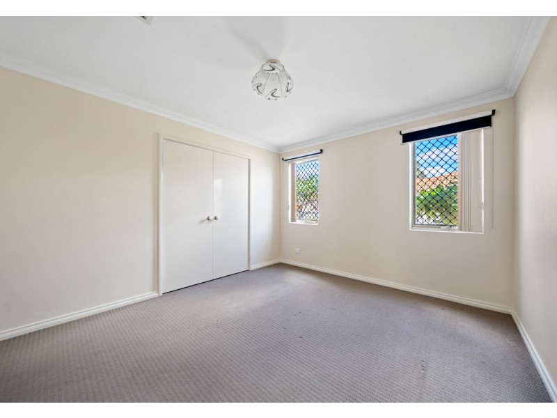 6/4 Ayer Road, Queens Park WA 6107