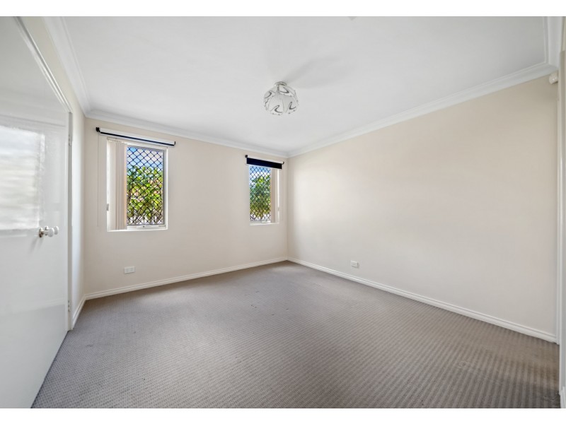 6/4 Ayer Road, Queens Park WA 6107