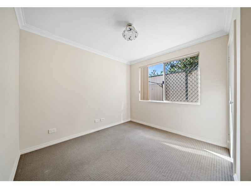 6/4 Ayer Road, Queens Park WA 6107