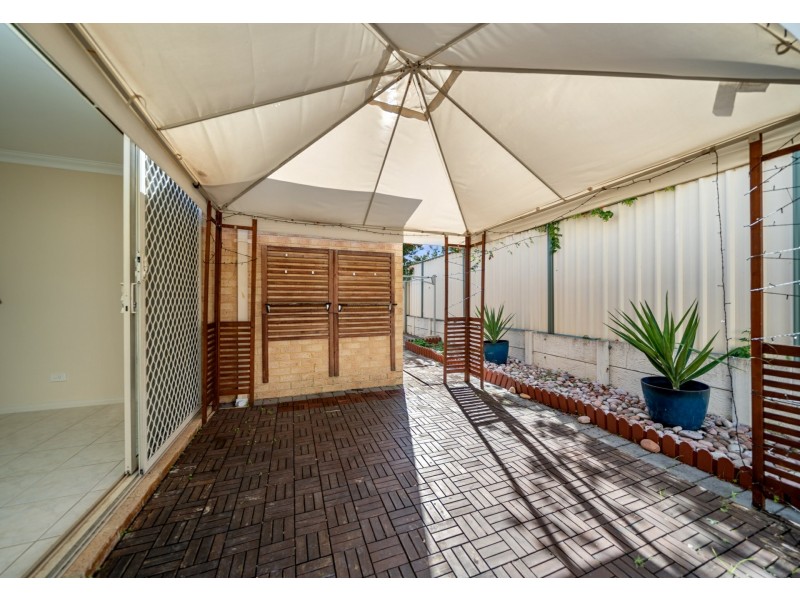 6/4 Ayer Road, Queens Park WA 6107