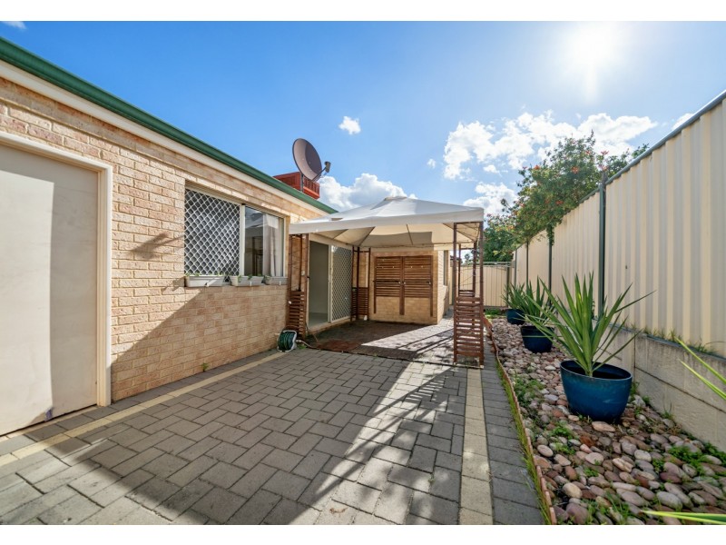 6/4 Ayer Road, Queens Park WA 6107