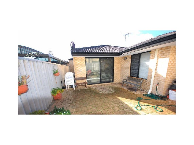 3/2 Lewes Road, Nollamara WA 6061