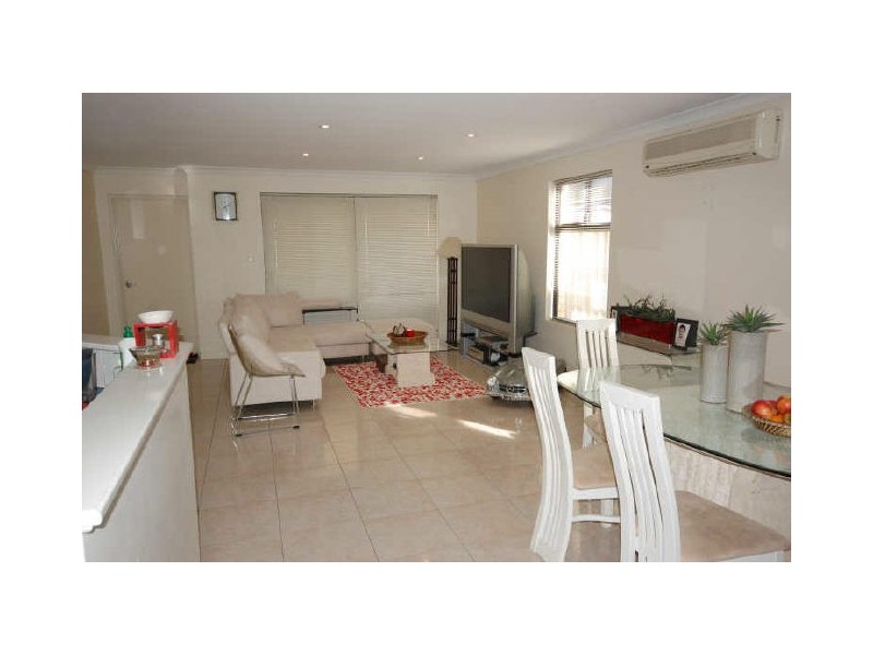 3/2 Lewes Road, Nollamara WA 6061