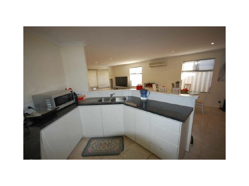 3/2 Lewes Road, Nollamara WA 6061