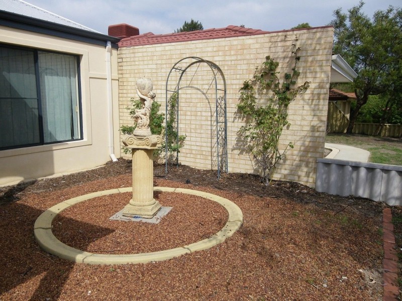 8 Firby Street, Cloverdale WA 6105