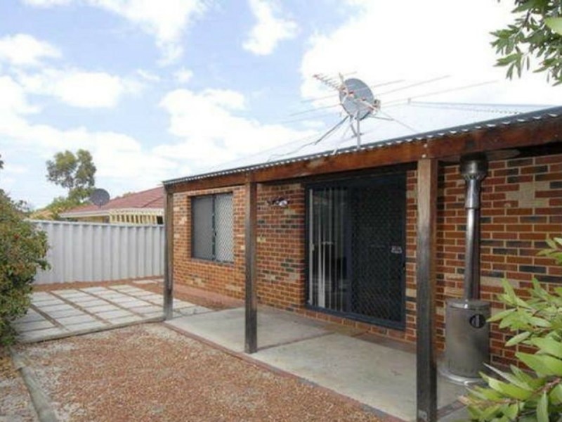 8 Firby Street, Cloverdale WA 6105