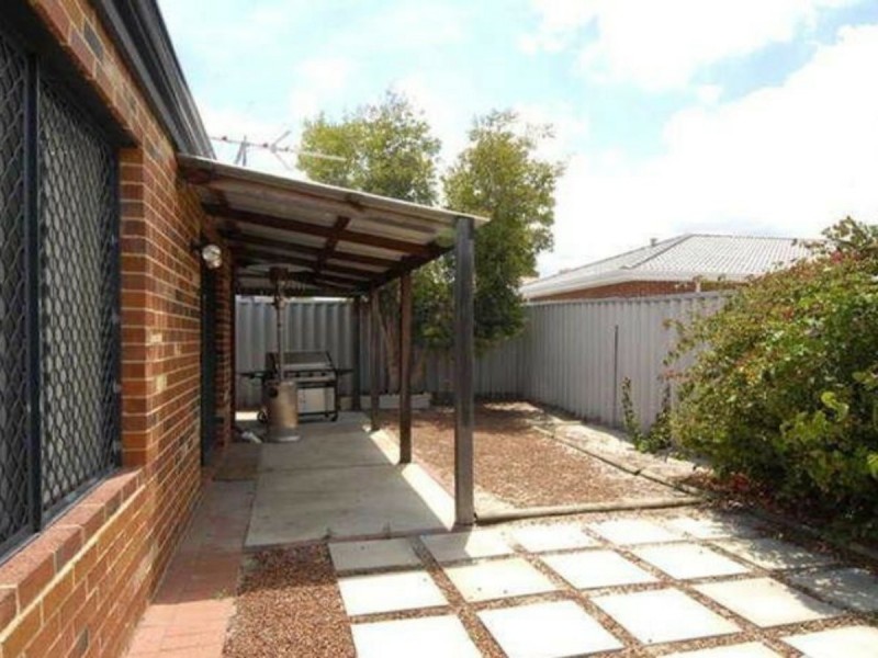 8 Firby Street, Cloverdale WA 6105