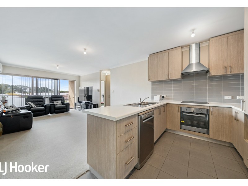 16/148 Railway Parade, Queens Park WA 6107