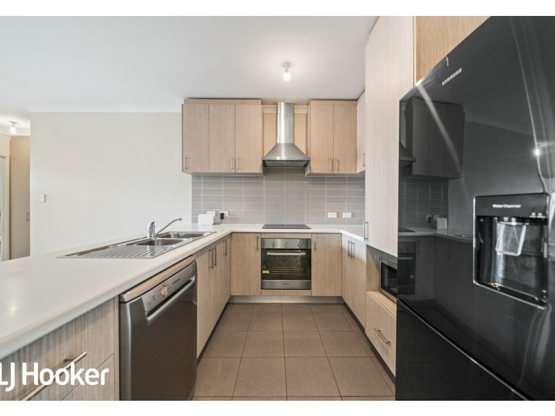 16/148 Railway Parade, Queens Park WA 6107