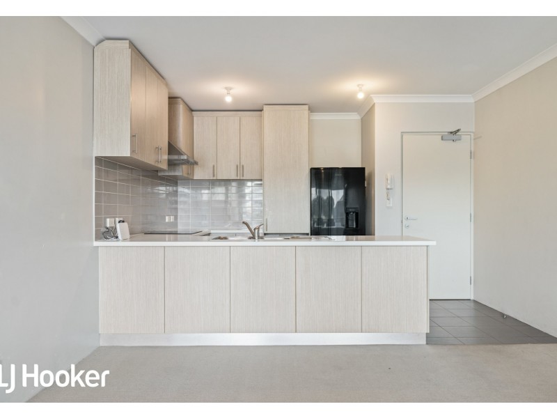 16/148 Railway Parade, Queens Park WA 6107