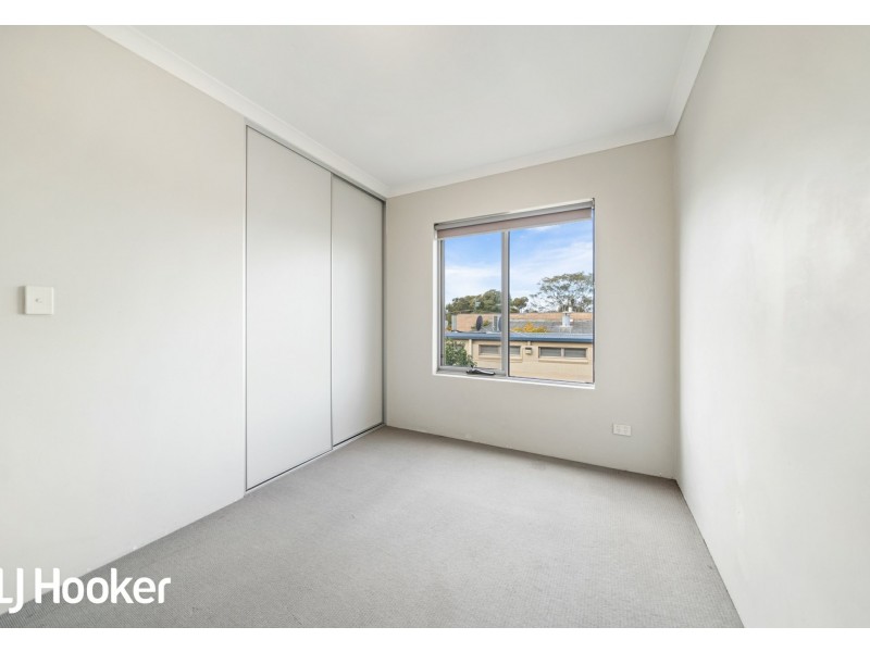 16/148 Railway Parade, Queens Park WA 6107