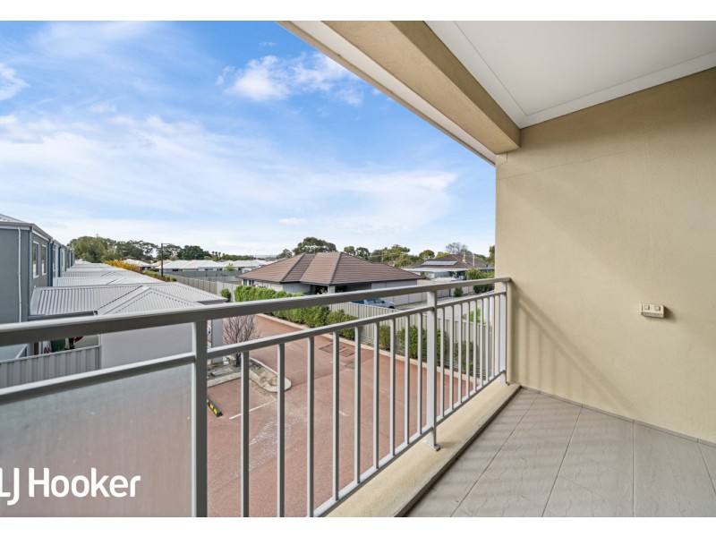 16/148 Railway Parade, Queens Park WA 6107