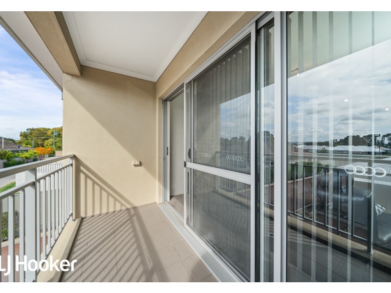 16/148 Railway Parade, Queens Park WA 6107