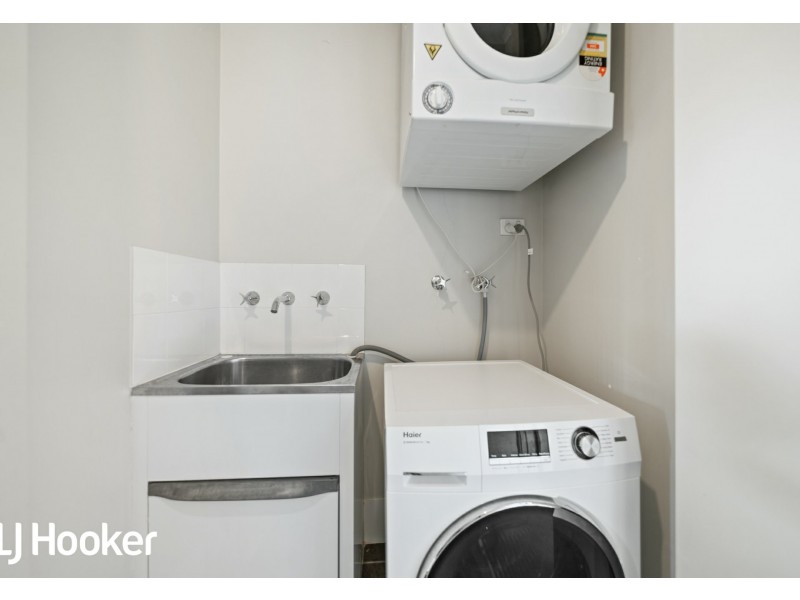 16/148 Railway Parade, Queens Park WA 6107