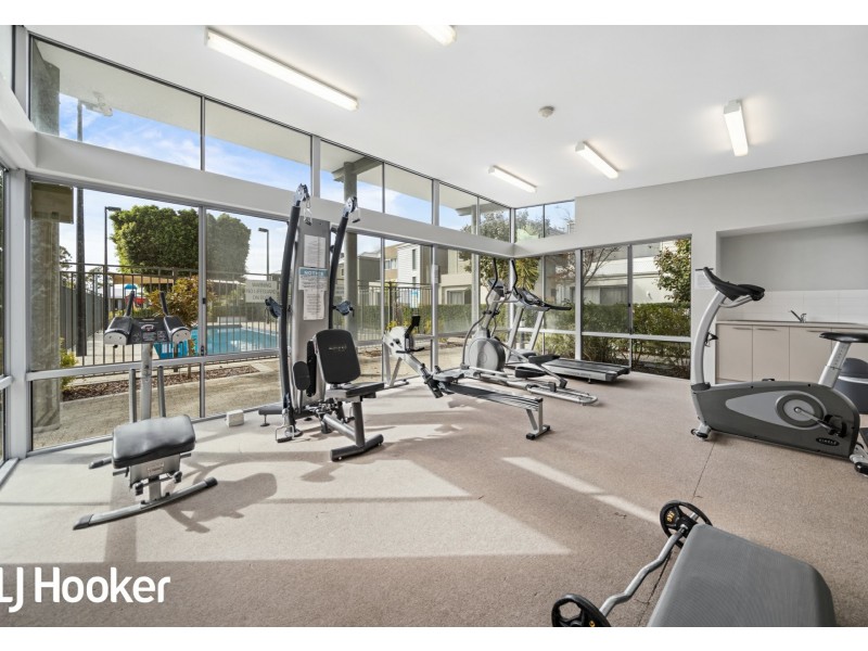 16/148 Railway Parade, Queens Park WA 6107