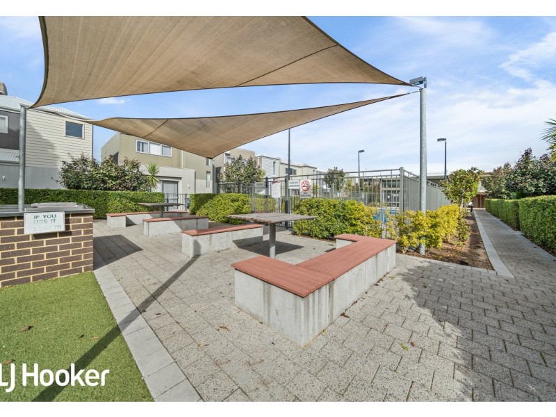 16/148 Railway Parade, Queens Park WA 6107