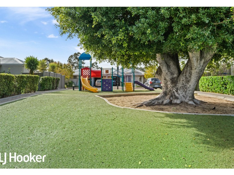 16/148 Railway Parade, Queens Park WA 6107