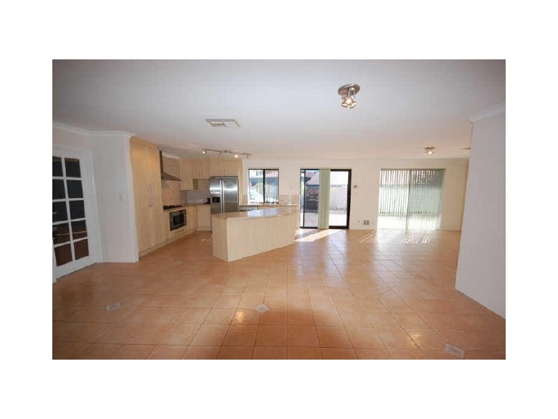 4 Finsbury View, Landsdale WA 6065