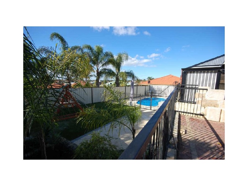 4 Finsbury View, Landsdale WA 6065