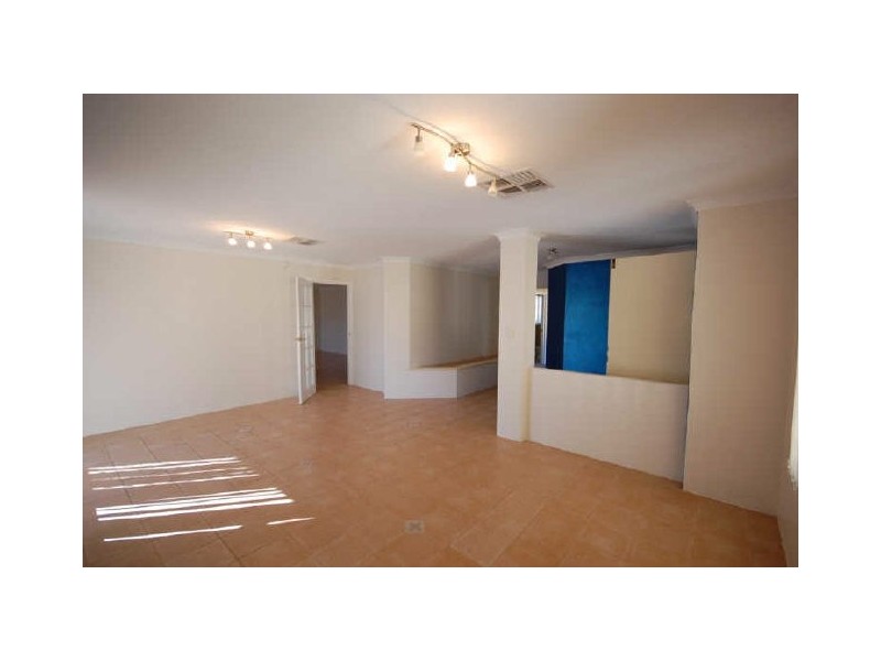 4 Finsbury View, Landsdale WA 6065