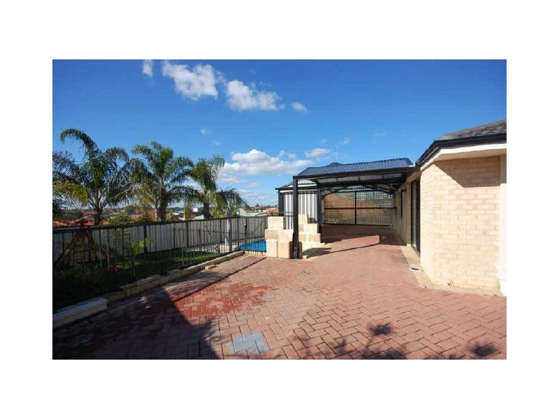 4 Finsbury View, Landsdale WA 6065