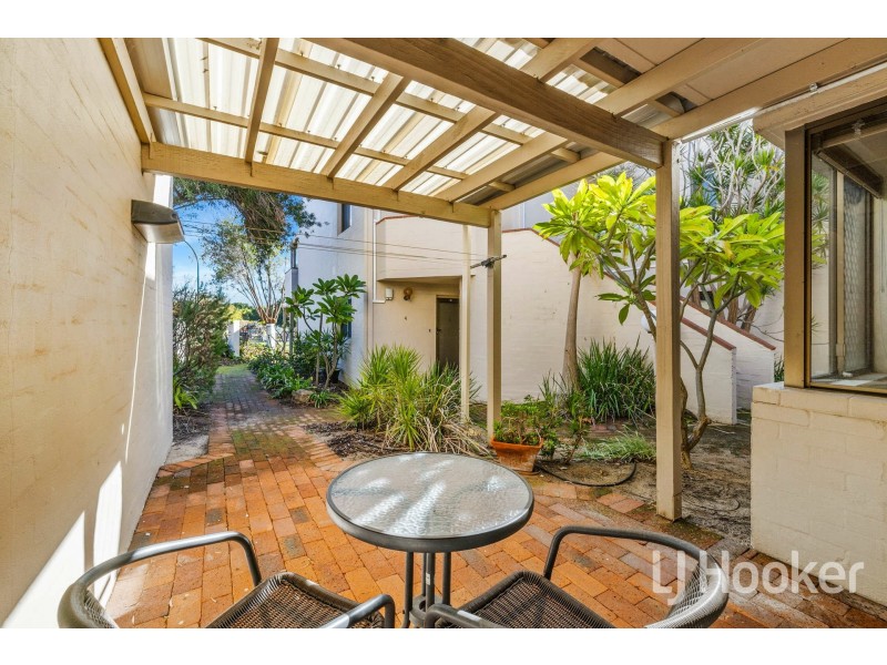 2/32 Garland Street, Victoria Park WA 6100