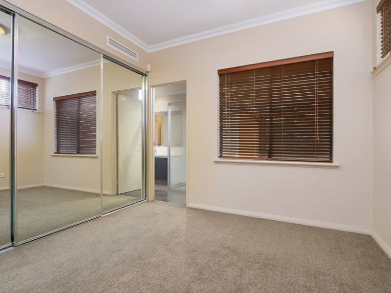 2/125 Hensman Street, South Perth WA 6151