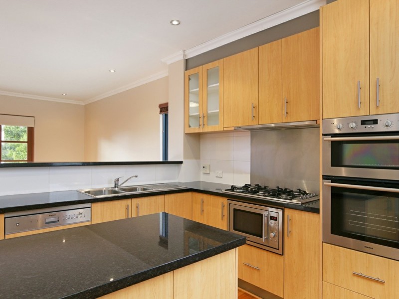 2/125 Hensman Street, South Perth WA 6151