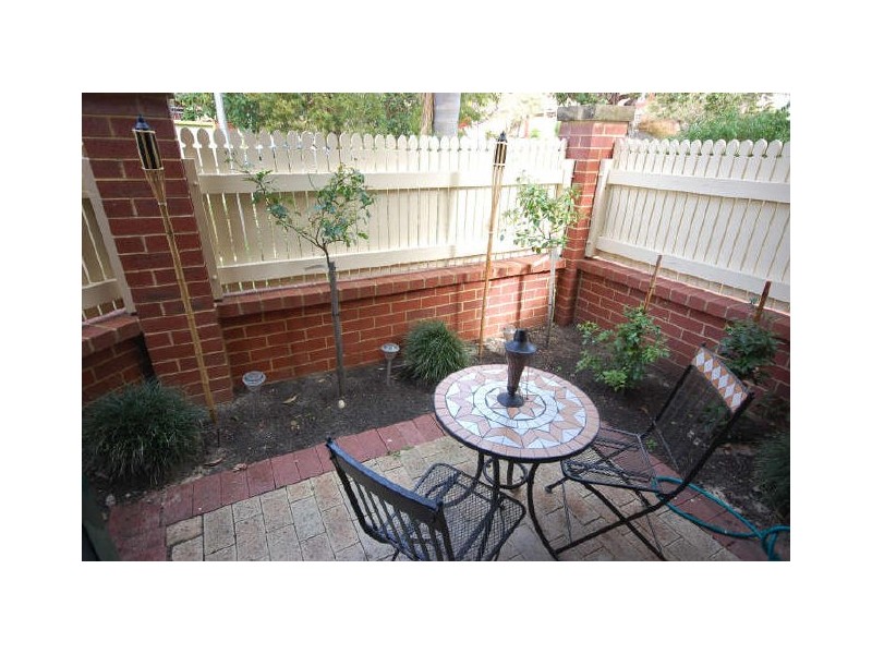 1/13 King George Street, Victoria Park WA 6100