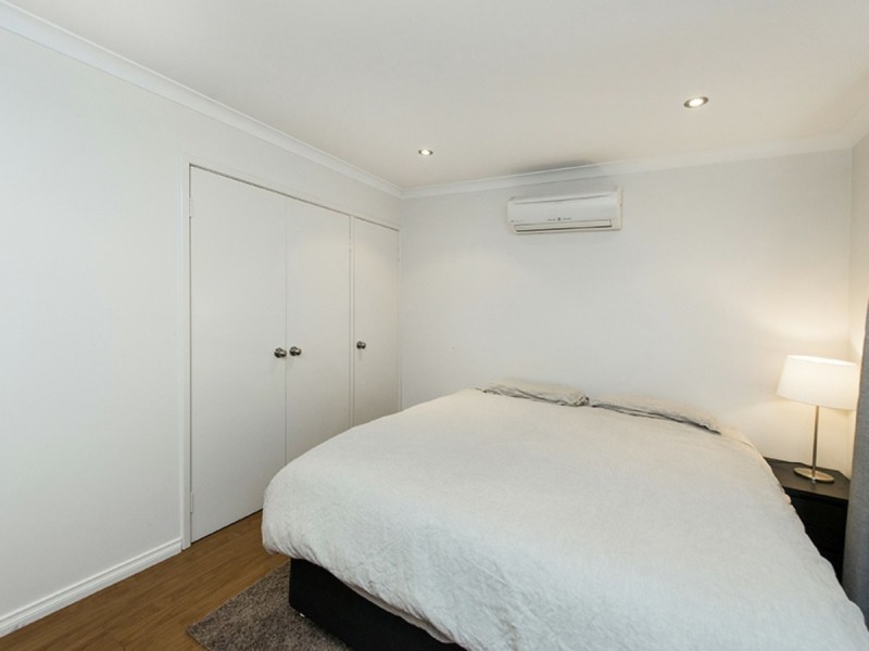 14/152 Hamilton Street, Queens Park WA 6107