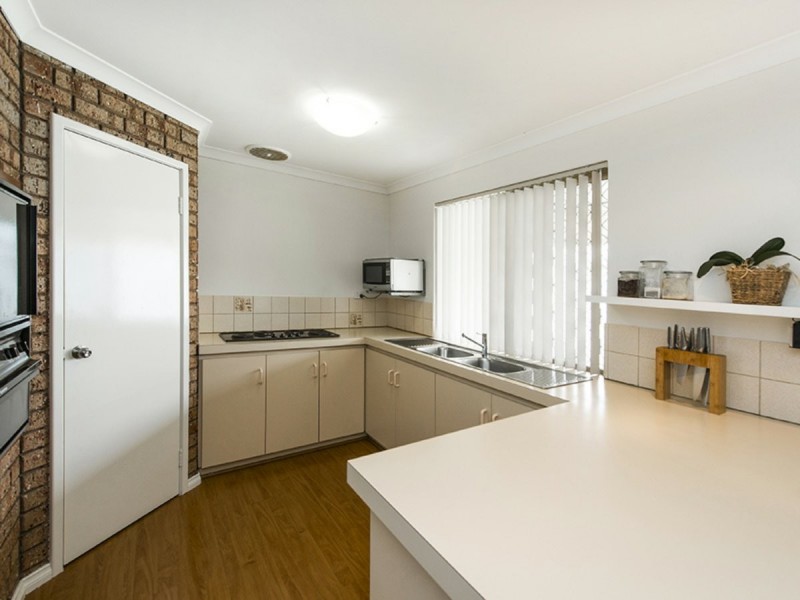 14/152 Hamilton Street, Queens Park WA 6107