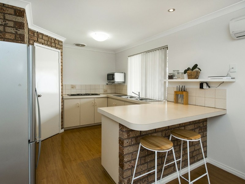 14/152 Hamilton Street, Queens Park WA 6107