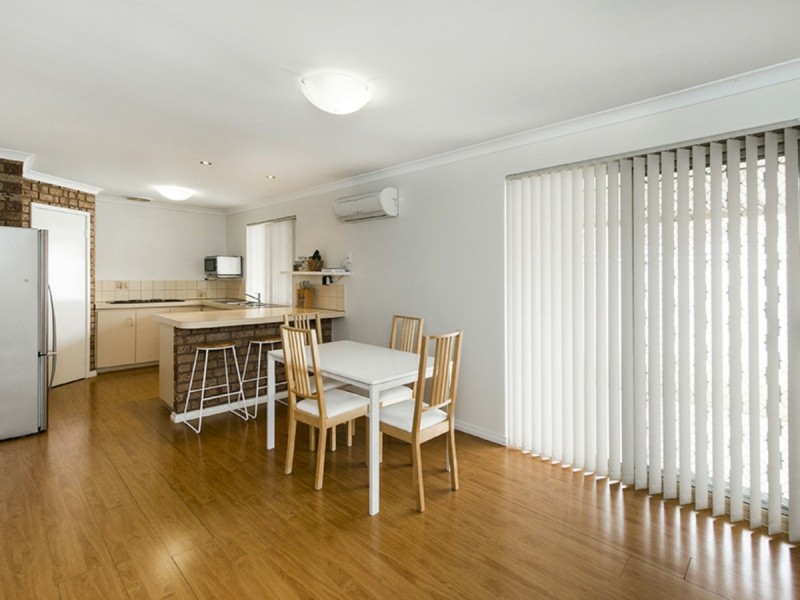 14/152 Hamilton Street, Queens Park WA 6107