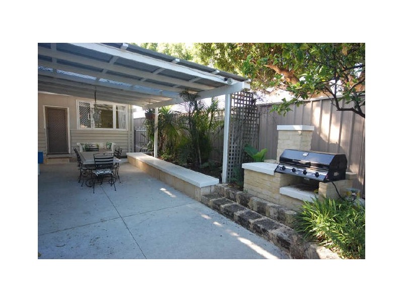 64 Canterbury Terrace, East Victoria Park WA 6101