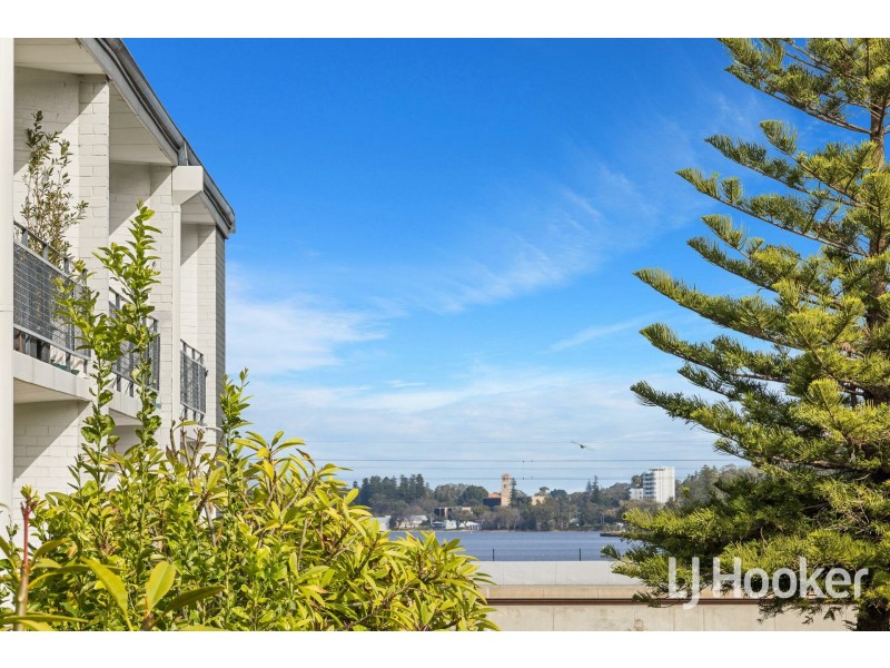 16/15 Melville Parade, South Perth WA 6151