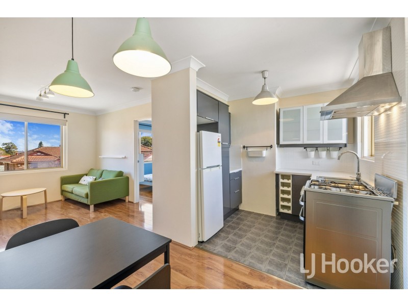 16/34 Comer Street, Como WA 6152