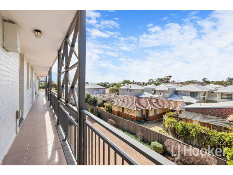 16/34 Comer Street, Como WA 6152