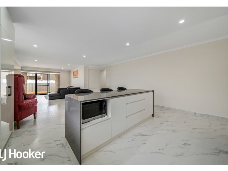 6 Estela Ave, Piara Waters WA 6112