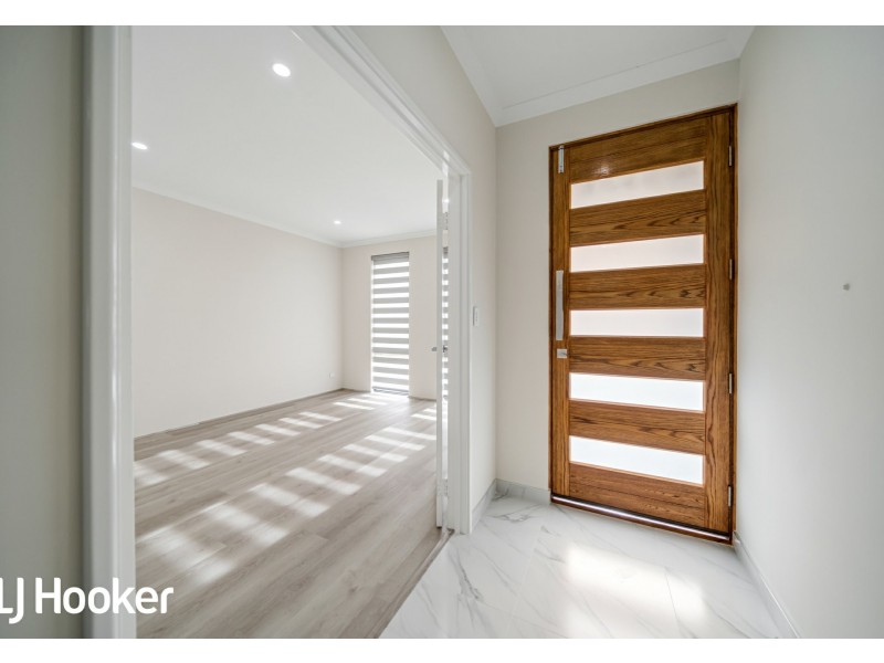 6 Estela Ave, Piara Waters WA 6112