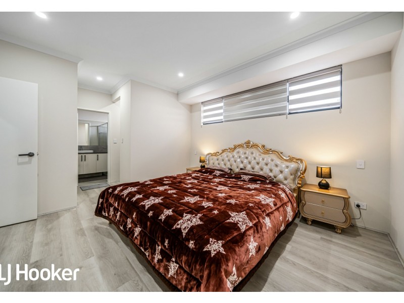 6 Estela Ave, Piara Waters WA 6112