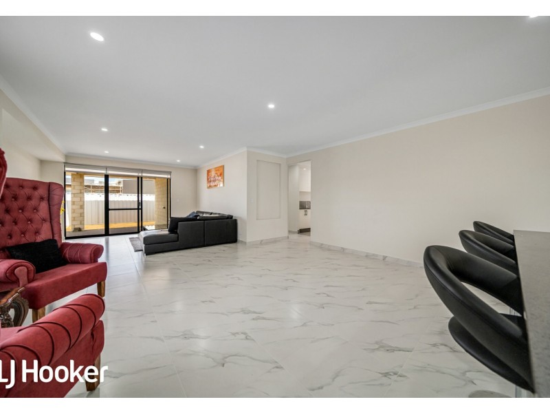 6 Estela Ave, Piara Waters WA 6112