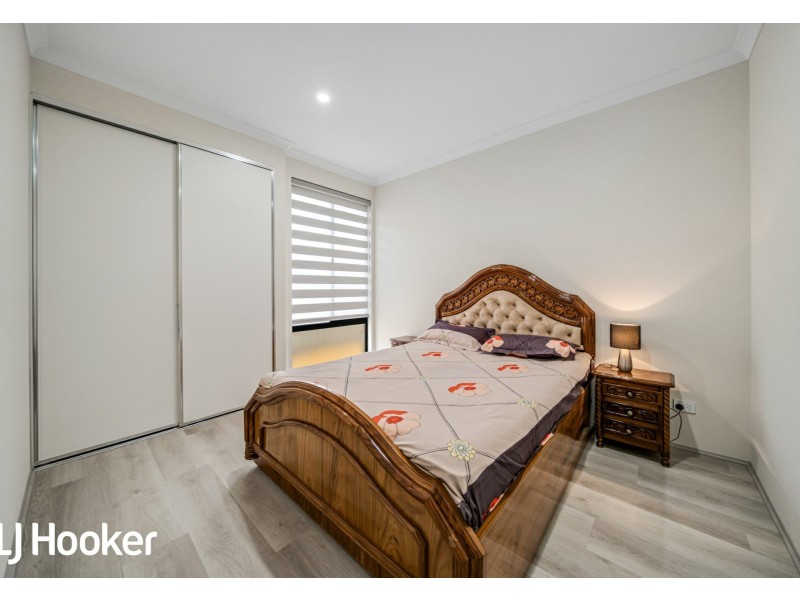 6 Estela Ave, Piara Waters WA 6112