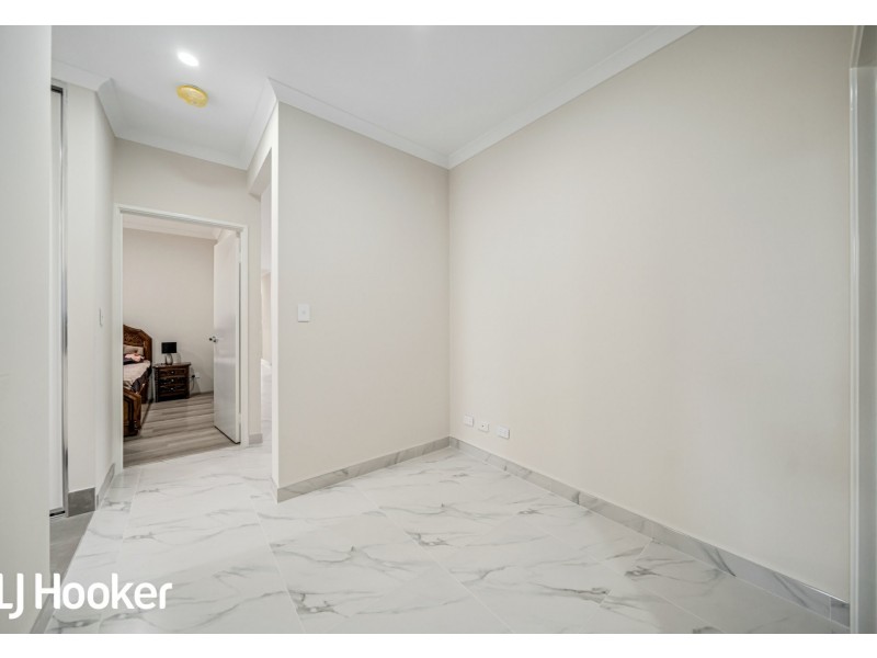 6 Estela Ave, Piara Waters WA 6112