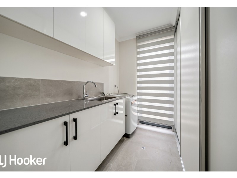 6 Estela Ave, Piara Waters WA 6112