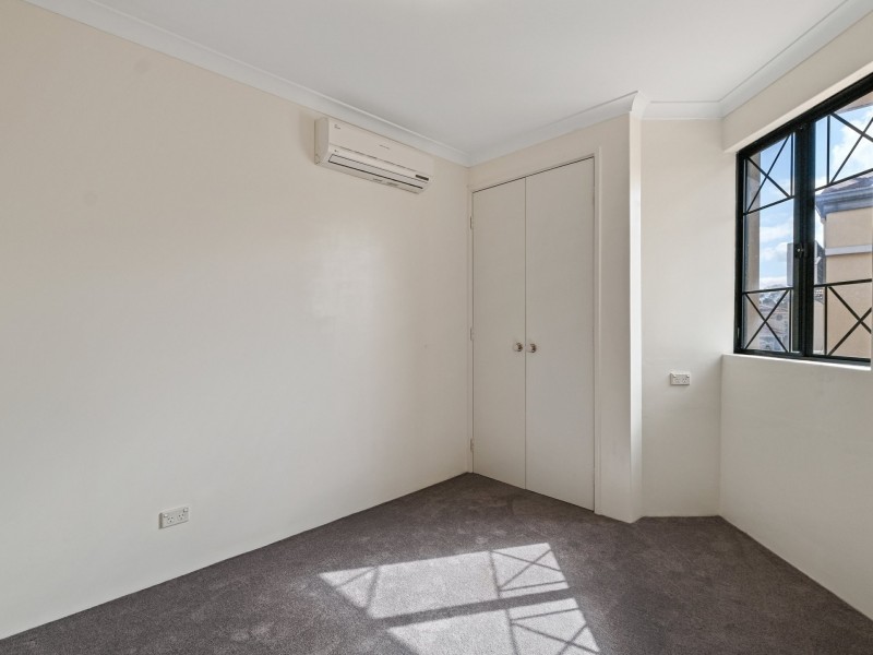 4/7 Gochean Avenue, Bentley WA 6102