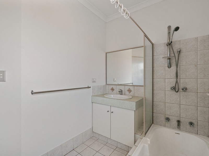 4/7 Gochean Avenue, Bentley WA 6102