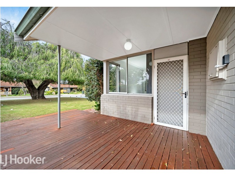 11 Peacock Street, Cloverdale WA 6105