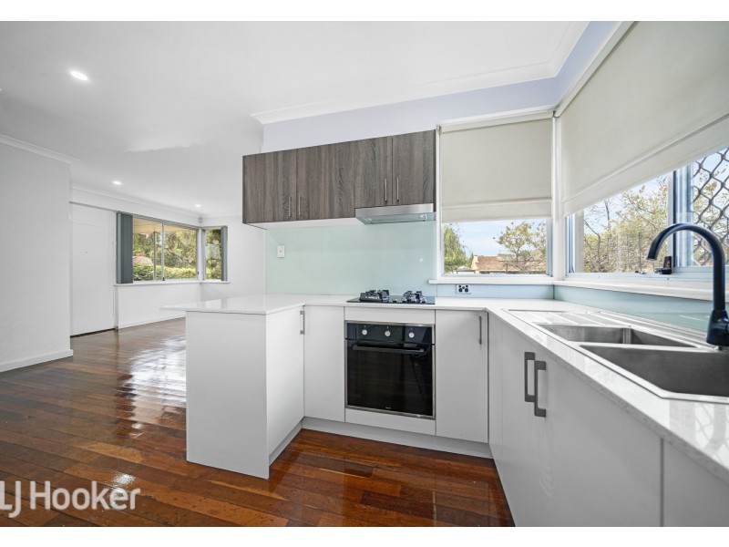 11 Peacock Street, Cloverdale WA 6105